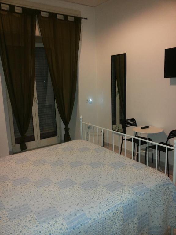 Antica Dimora Naples Acomodação com café da manhã Quarto foto
